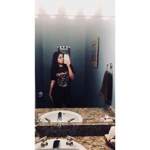 Meet your Posher, Carly